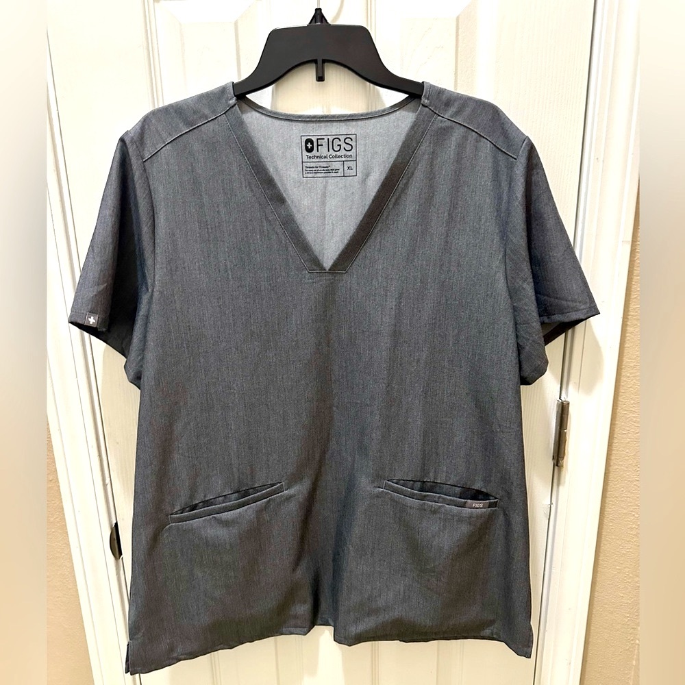Figs Women's Gray V-Neck Top